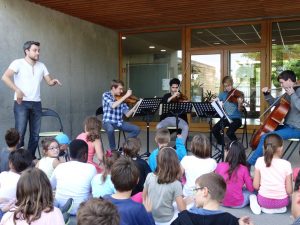 Le Boléro de Ravel en quatuor à cordes, percussions par les enfants